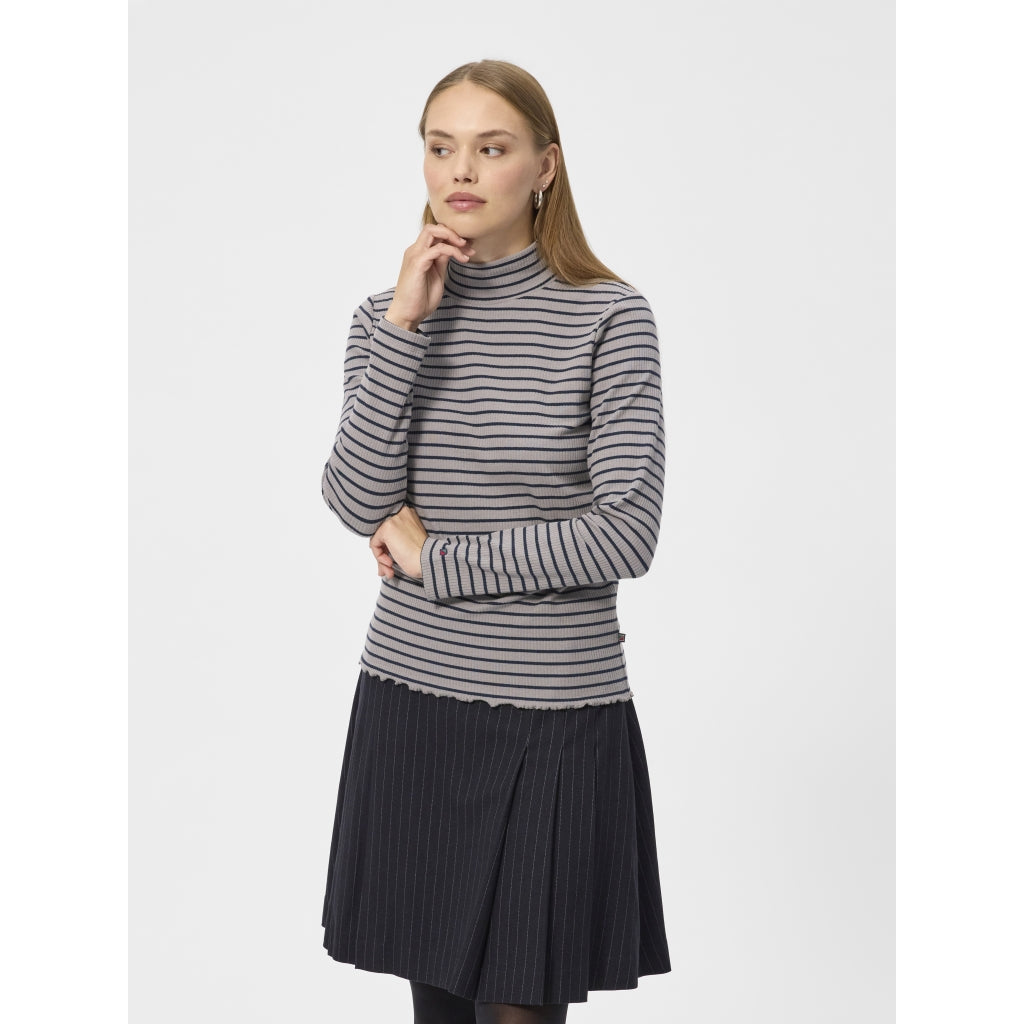Crawley - Grey Stripe