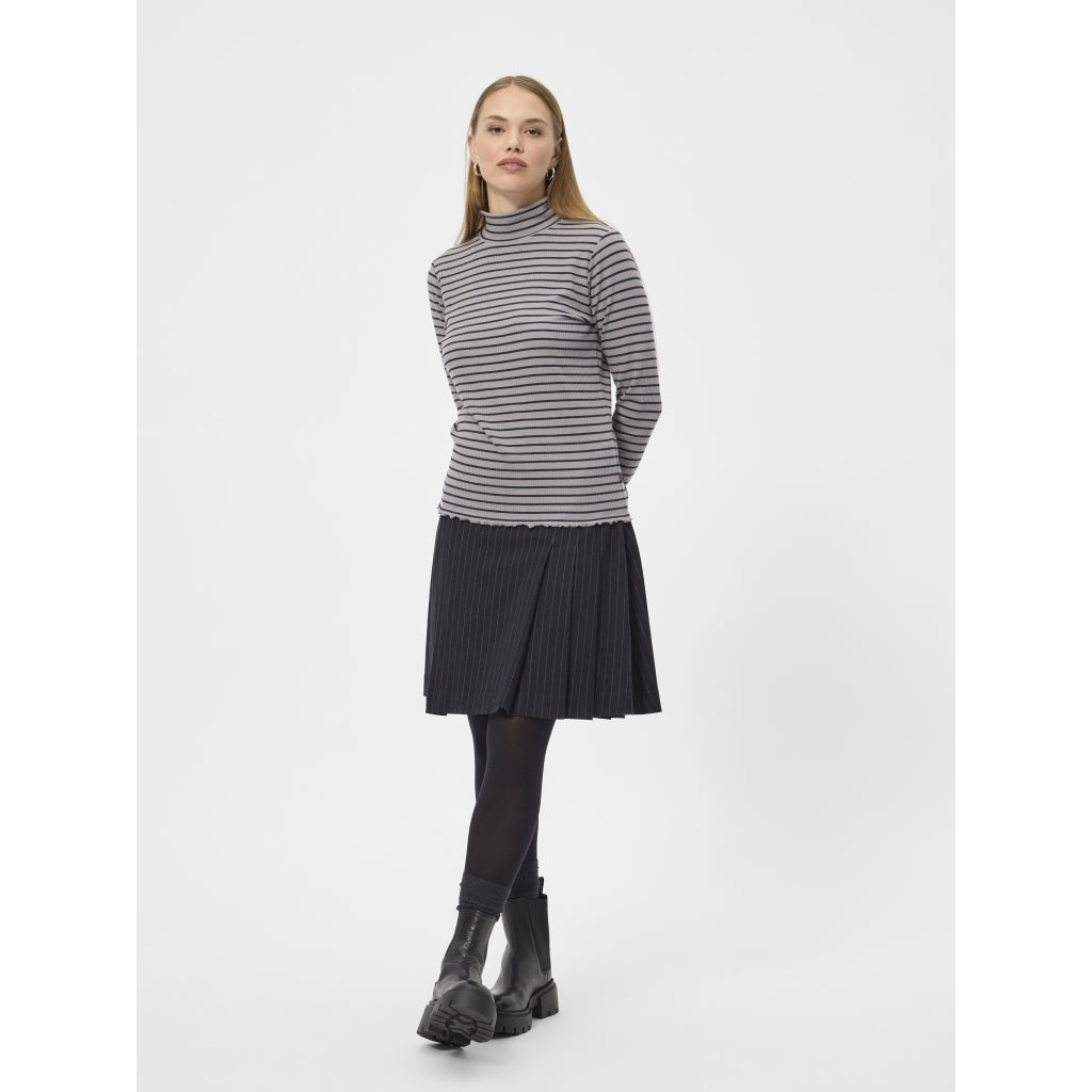 Crawley - Grey Stripe