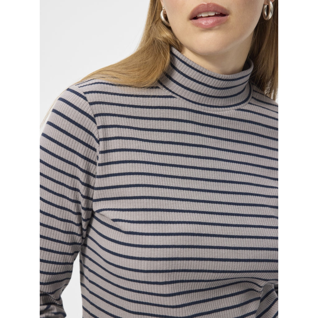 Crawley - Grey Stripe