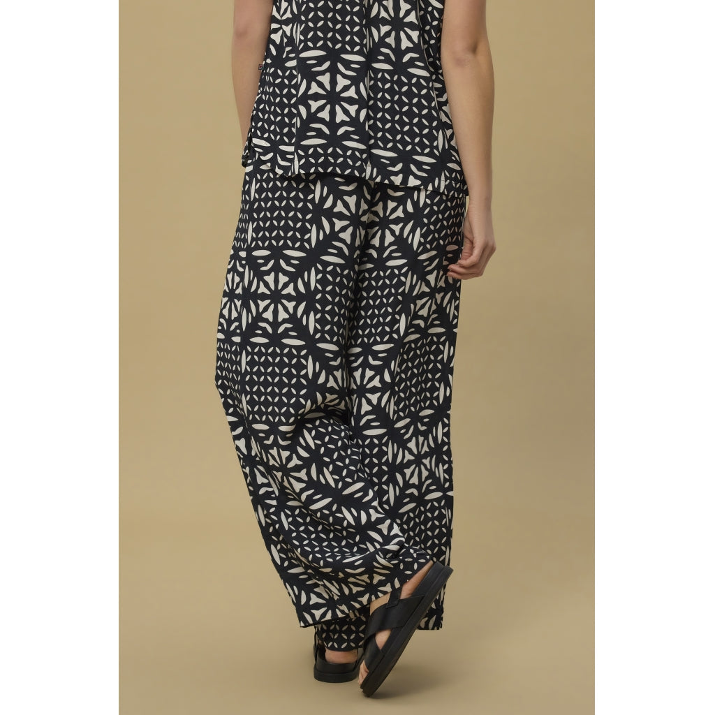 Mae Pants - Navy Pattern